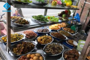 Hình ảnh quán cơm bình dân kiếm vài triệu/ngày