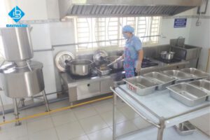 Trang thiết bị cần có trong bếp ăn trường mầm non